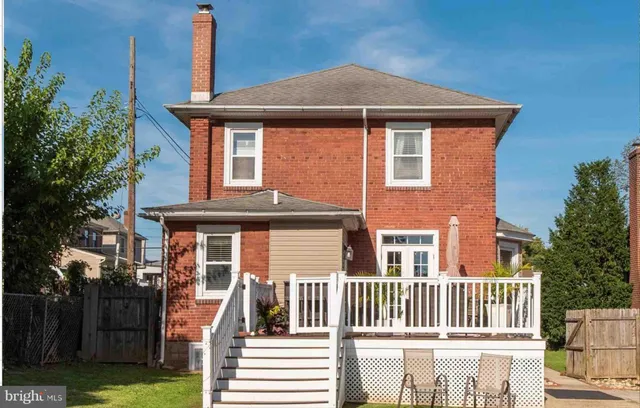 $595,000 | 15 East 11th Avenue, Conshohocken, PA 19428