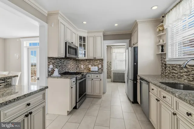 $595,000 | 15 East 11th Avenue, Conshohocken, PA 19428