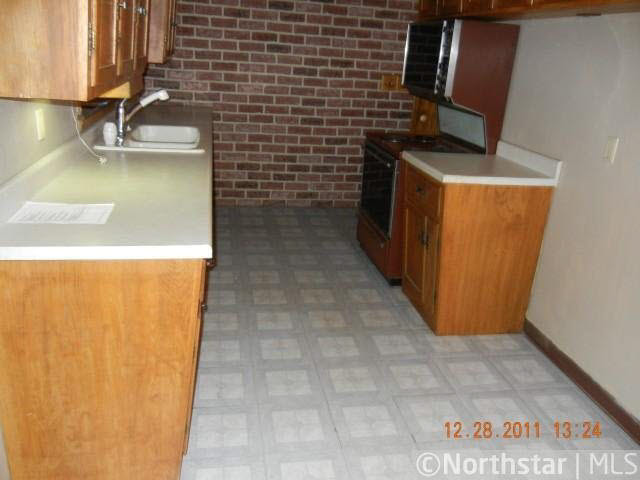 1049 Cobb Road Shoreview, MN 55126 - Photo 4 of 14 Gallery Image 4