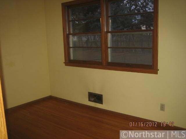 1049 Cobb Road Shoreview, MN 55126 - Photo 8 of 14 Gallery Image 8