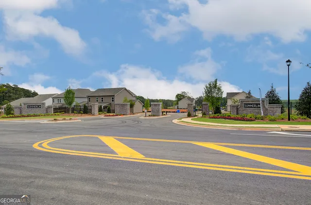 a view of a park with pathway