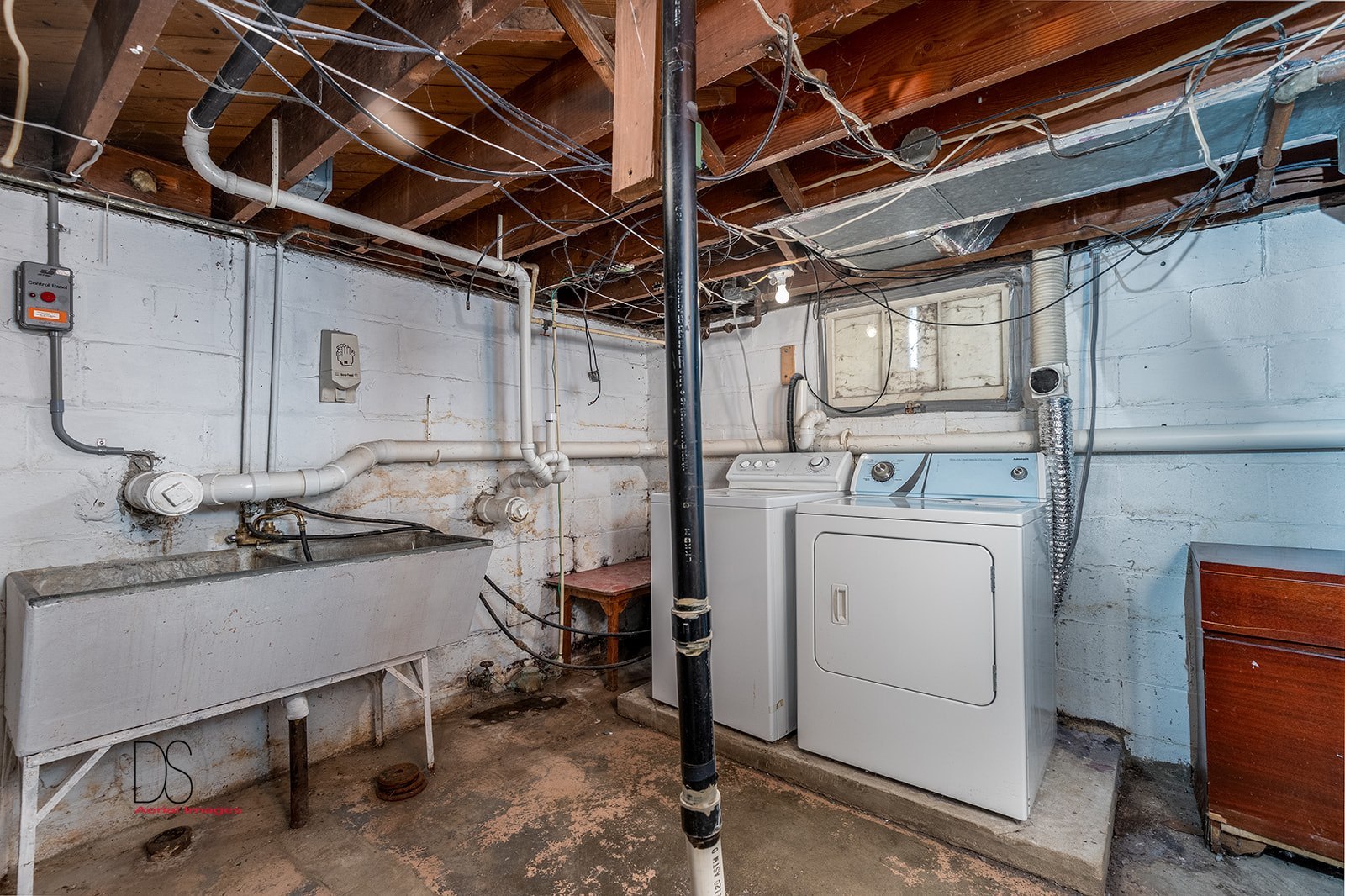 2113 Fields Place Ottawa, IL 61350 - Photo 18 of 28 a utility room with dryer and washer