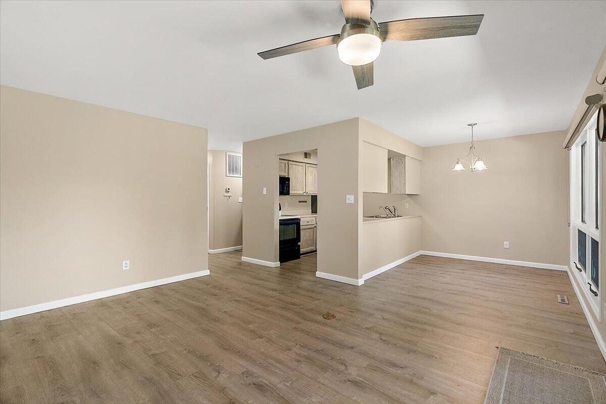 5632 North Watervliet Road, Unit 16 Watervliet, MI 49098 - Photo 11 of 36 17-5632 N Watervliet-39