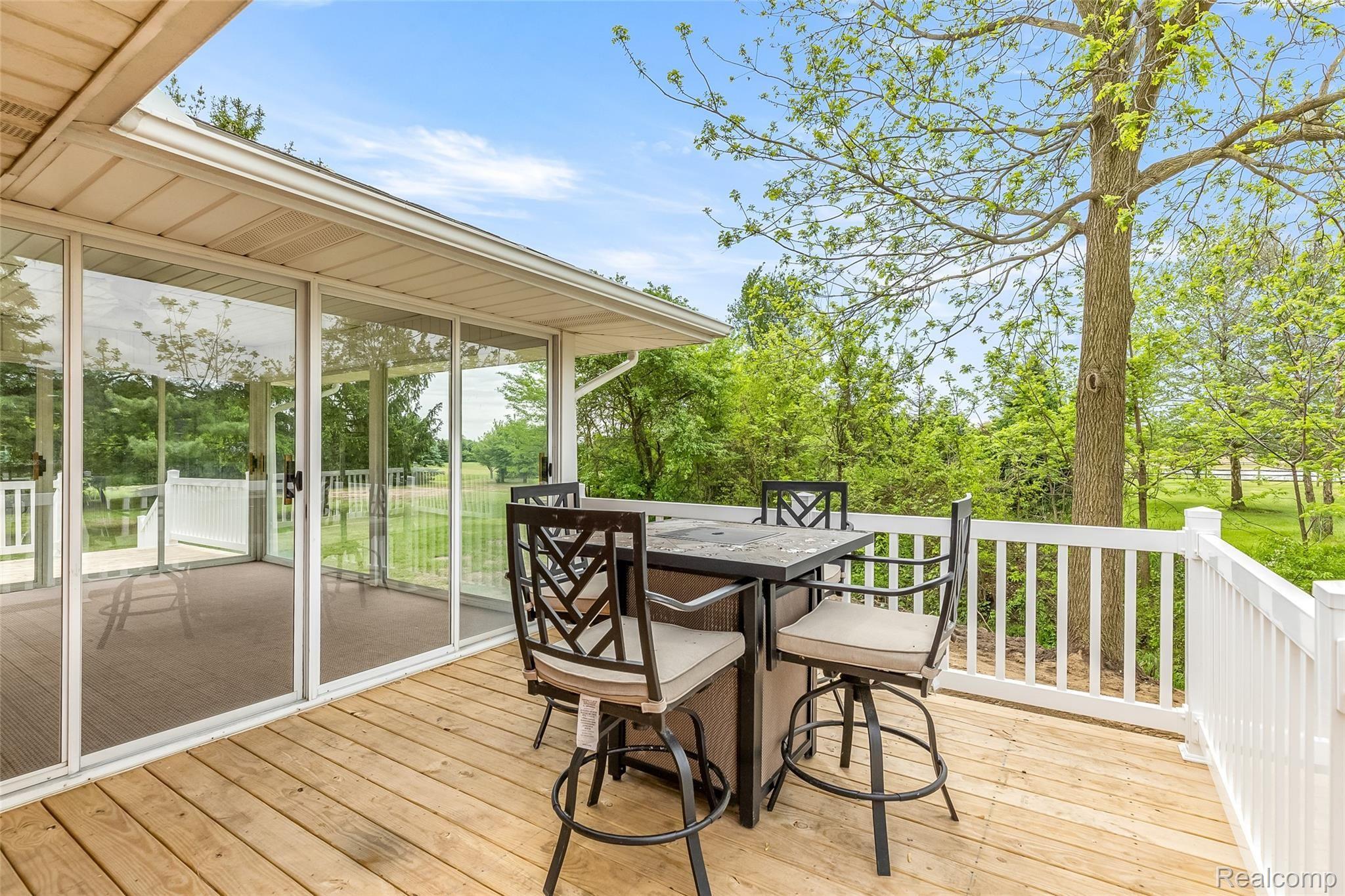 2475 Rauch Road Temperance, MI 48182 - Photo 6 of 46 10.Deck