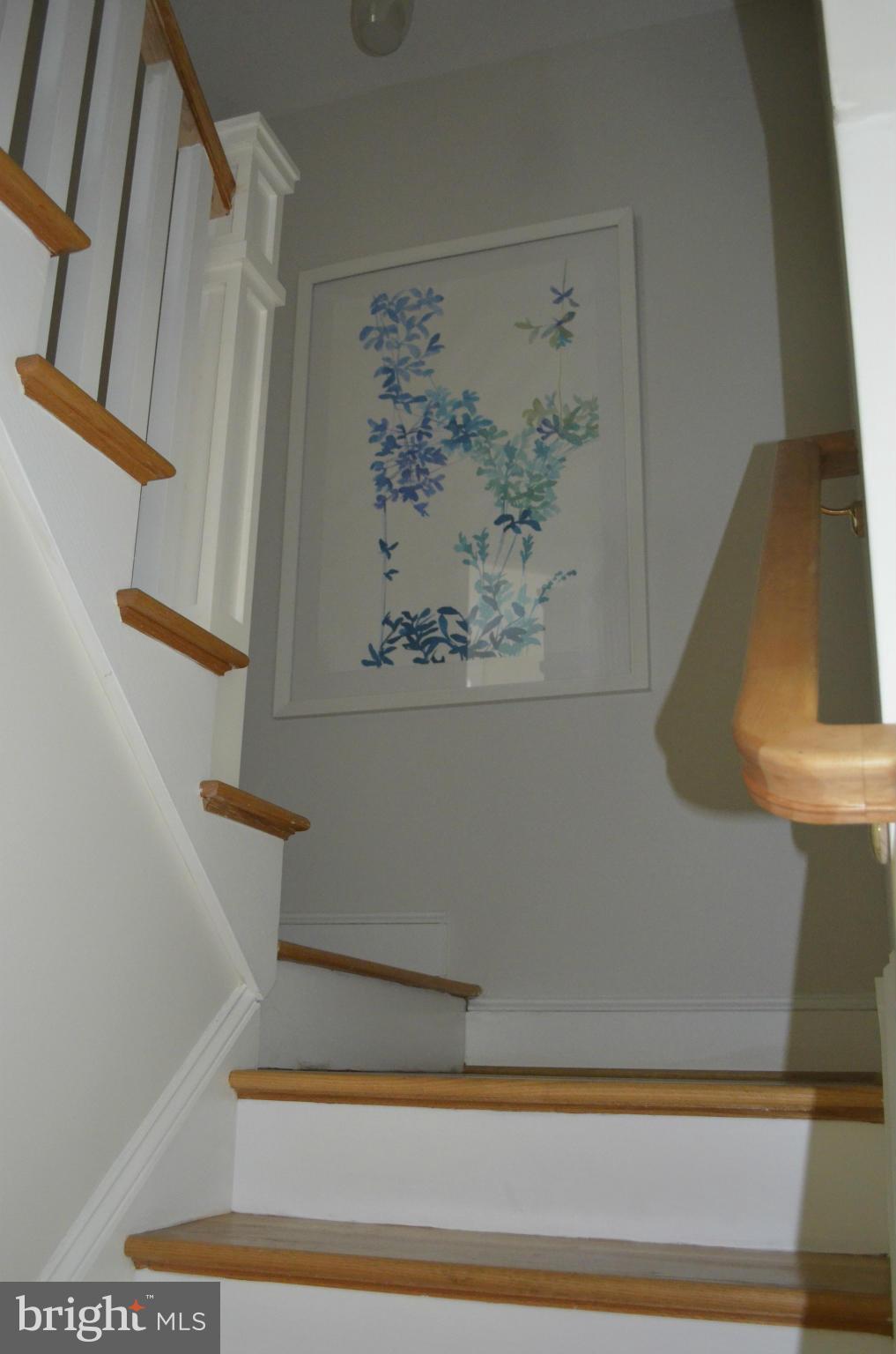 5516 Kemper Road Baltimore, MD 21210 - Photo 9 of 14 Staircase