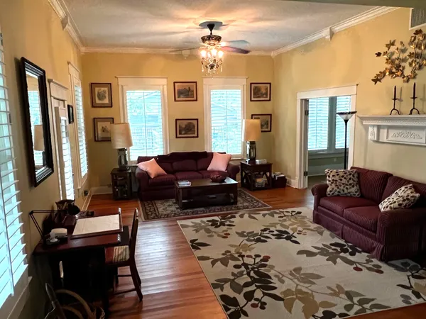 $595,000 | 504 South Franklin Street, La Grange, TX 78945