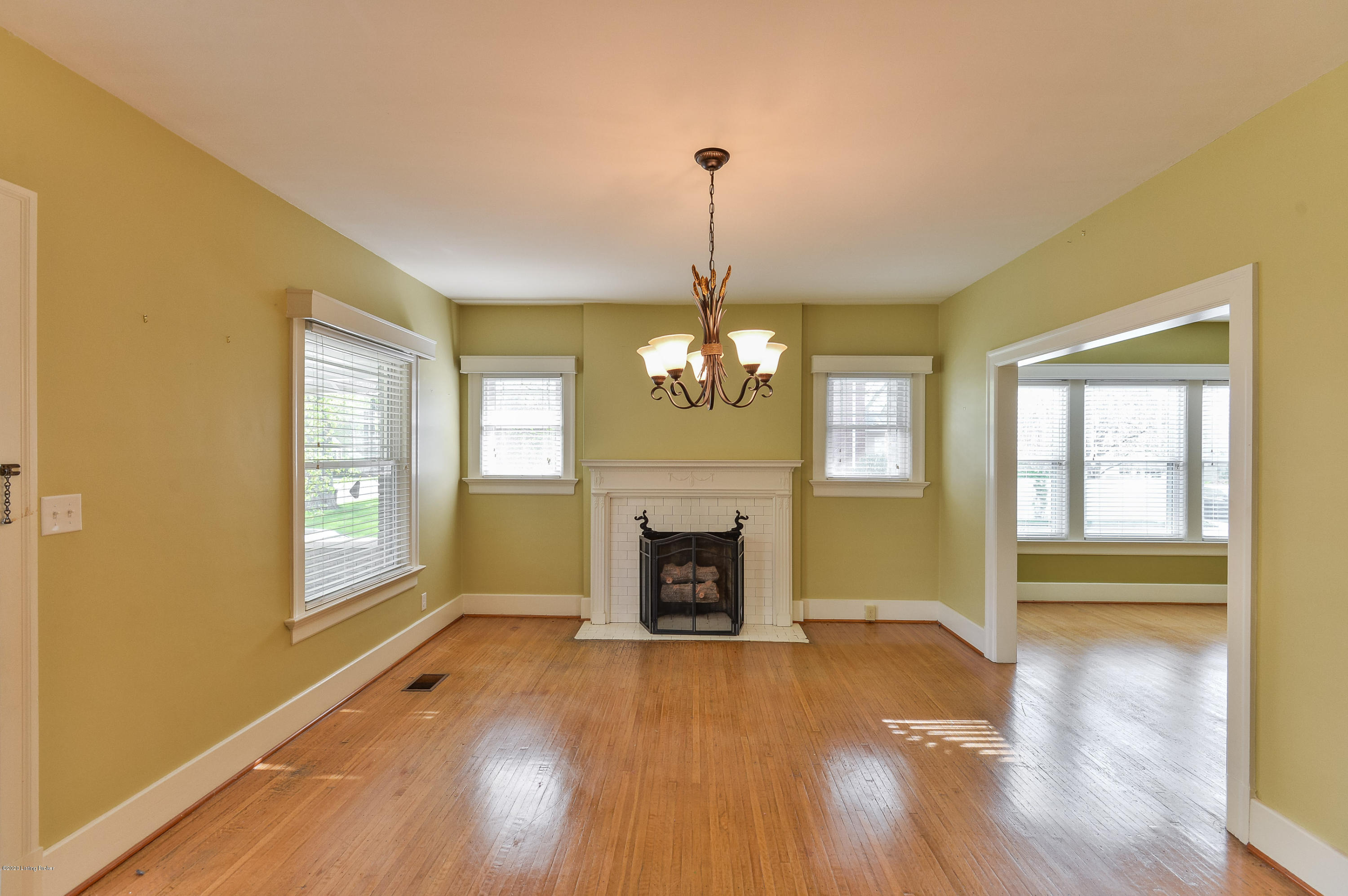 3417 Lexington Road Louisville, KY 40207 - Photo 9 of 38 010 - 20200407-2855