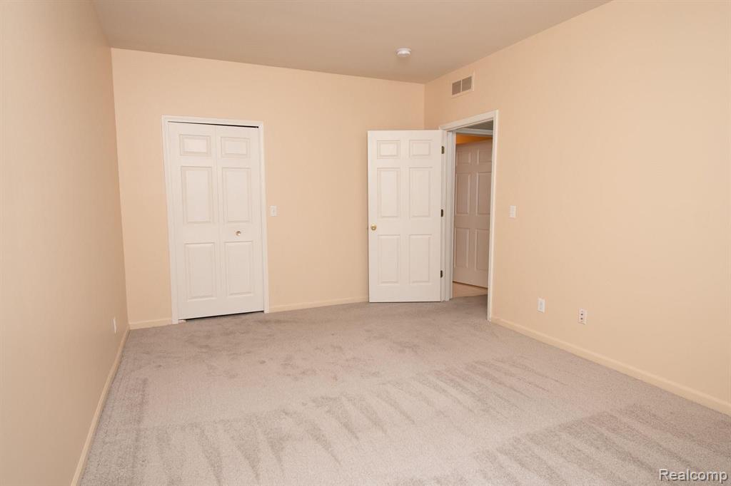 1746 Deepwood Circle, Unit 82 Rochester, MI 48307 - Photo 19 of 20