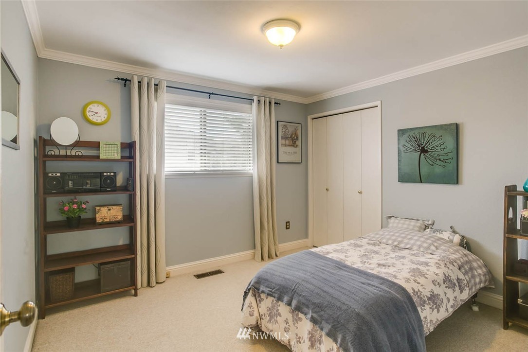 1414 North 39th Place Renton, WA 98056 - Photo 14 of 24 Gallery Image 14