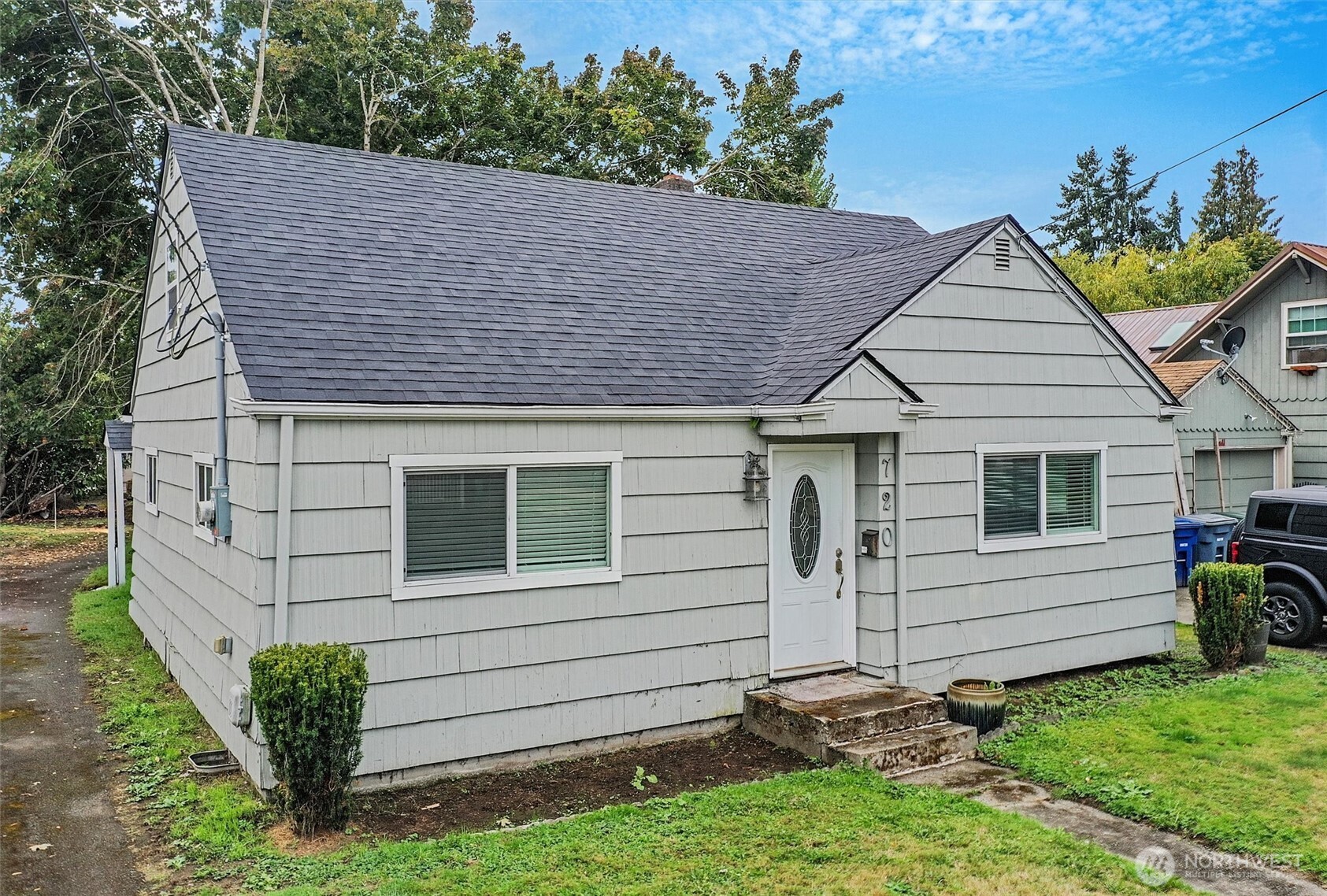 720 7th Avenue Southwest Puyallup, WA 98371 - Photo 2 of 17