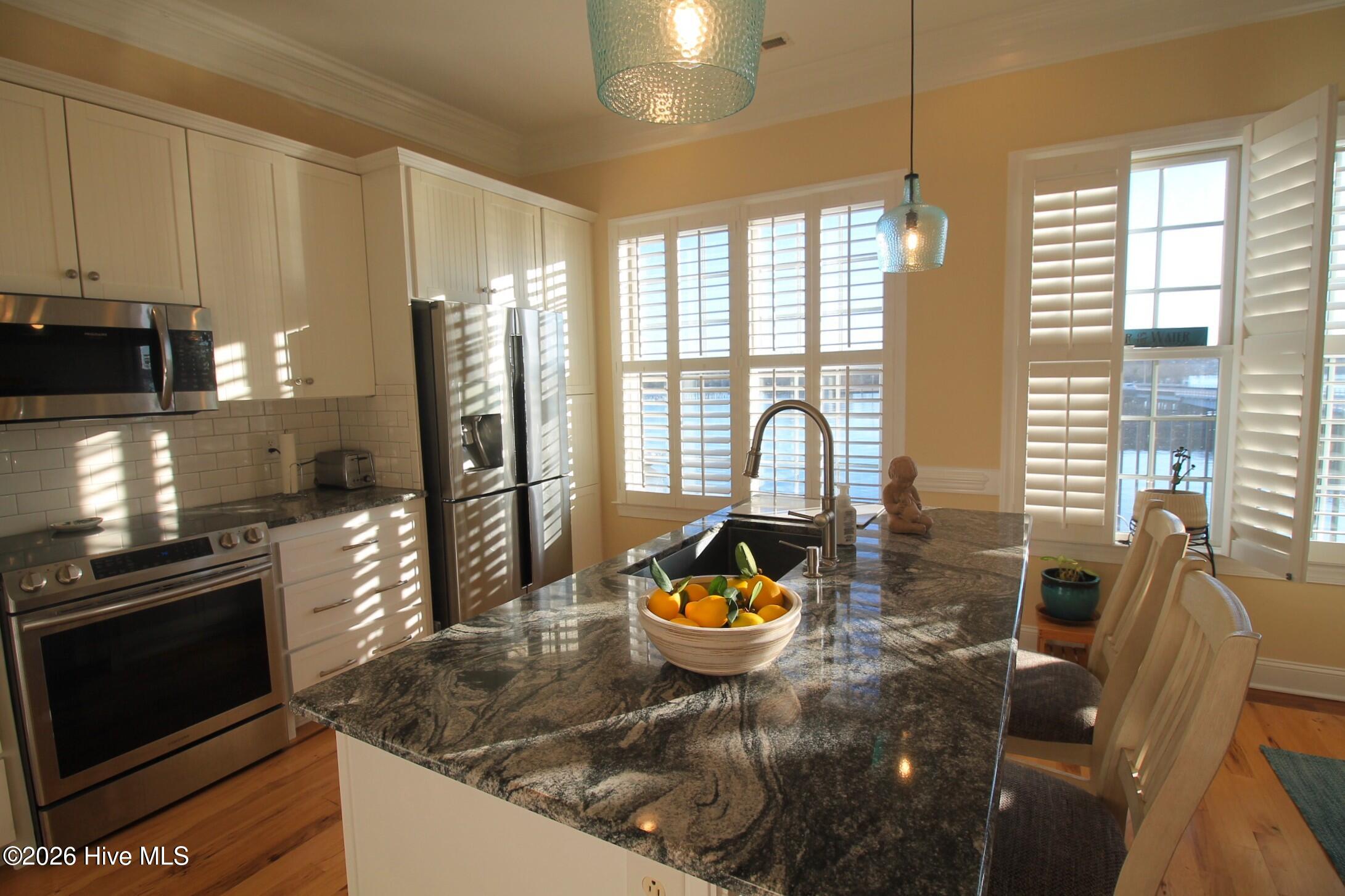 423 West Main Street, Unit 301 Washington, NC 27889 - Photo 10 of 40 kitchen 2