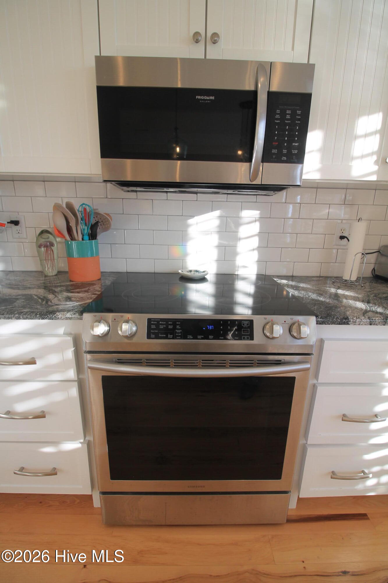 423 West Main Street, Unit 301 Washington, NC 27889 - Photo 13 of 40 stove and icrowave