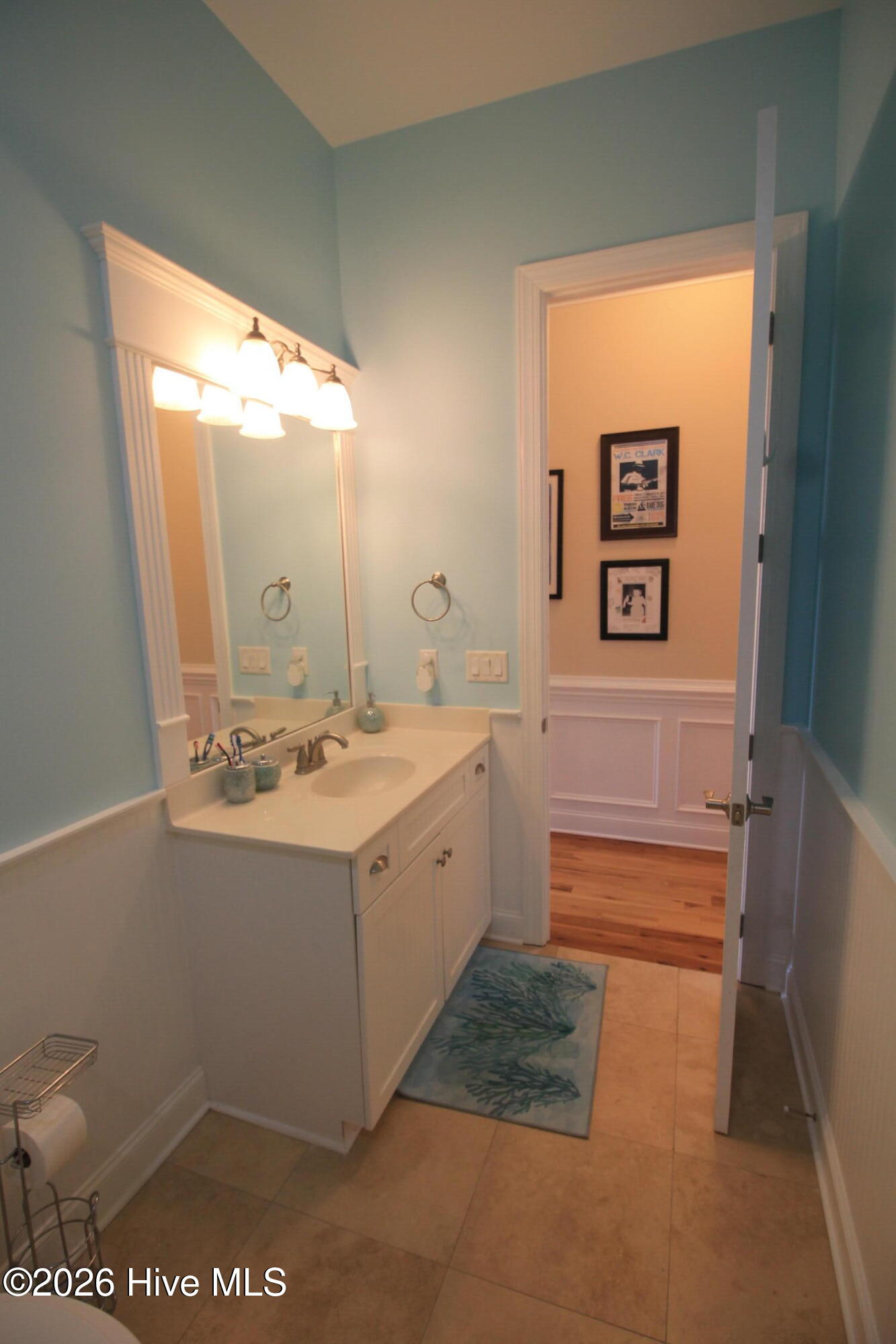 423 West Main Street, Unit 301 Washington, NC 27889 - Photo 23 of 40 2nd bath 2