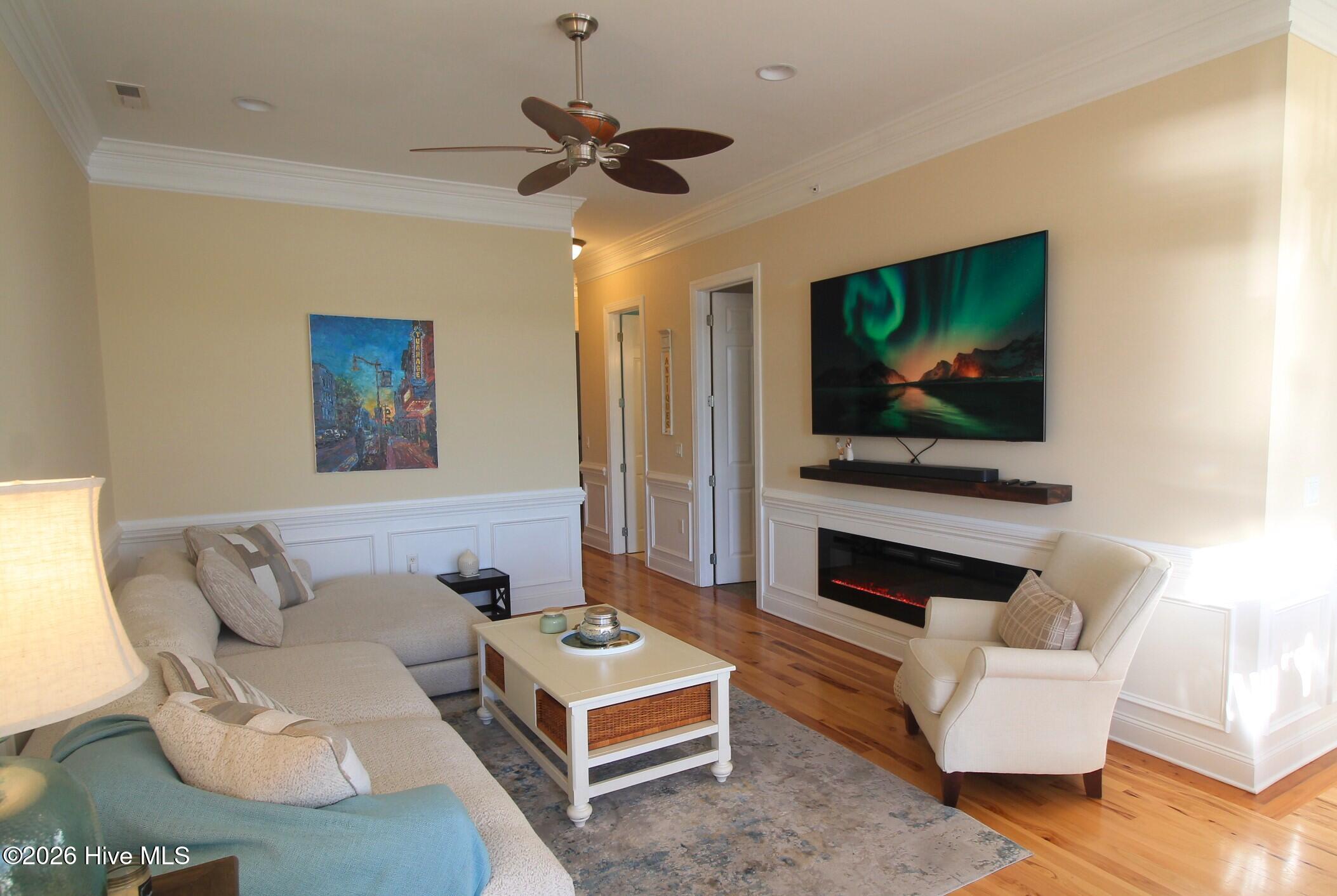 423 West Main Street, Unit 301 Washington, NC 27889 - Photo 5 of 40 furnishings included