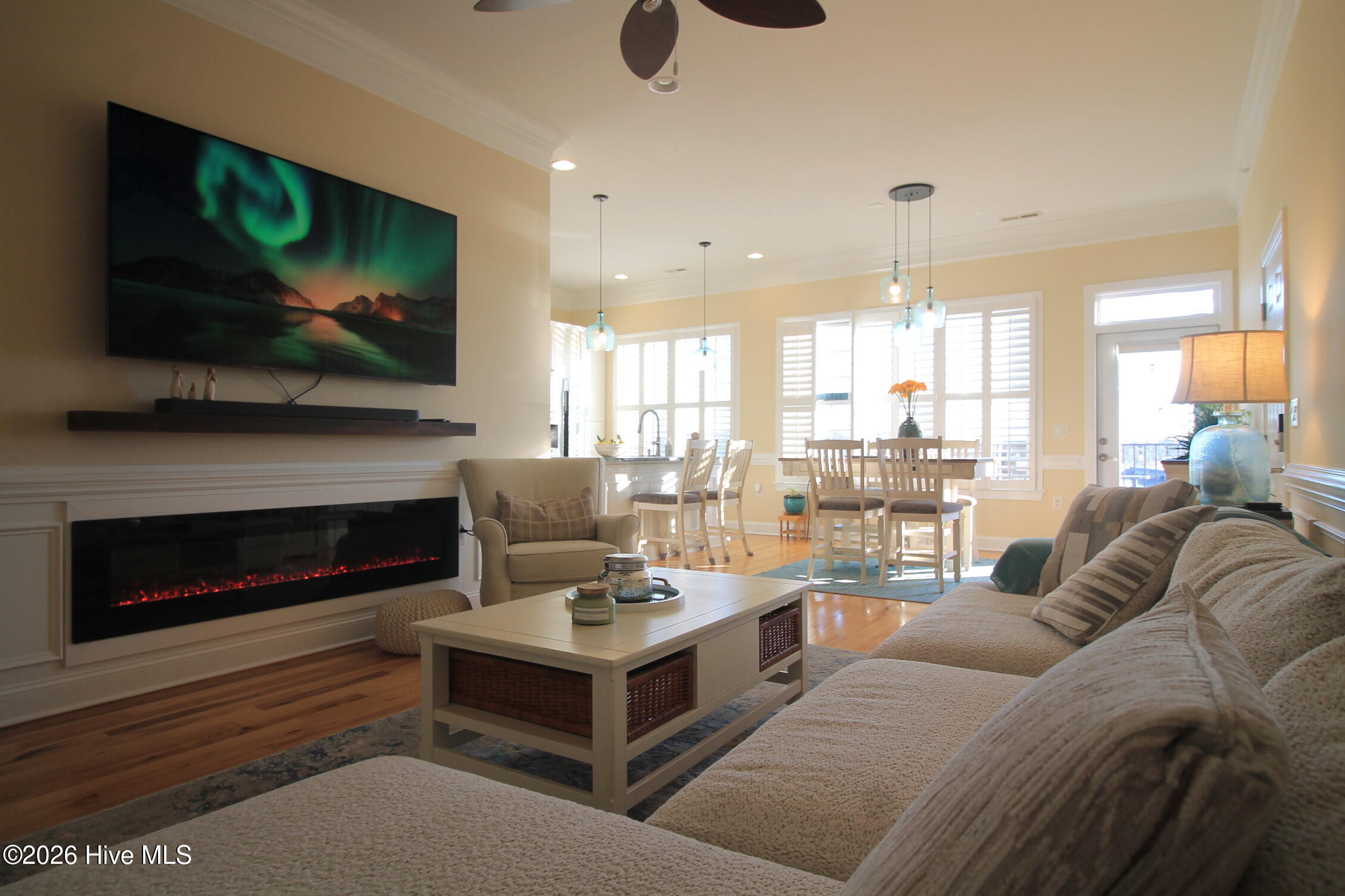 423 West Main Street, Unit 301 Washington, NC 27889 - Photo 6 of 40 living room