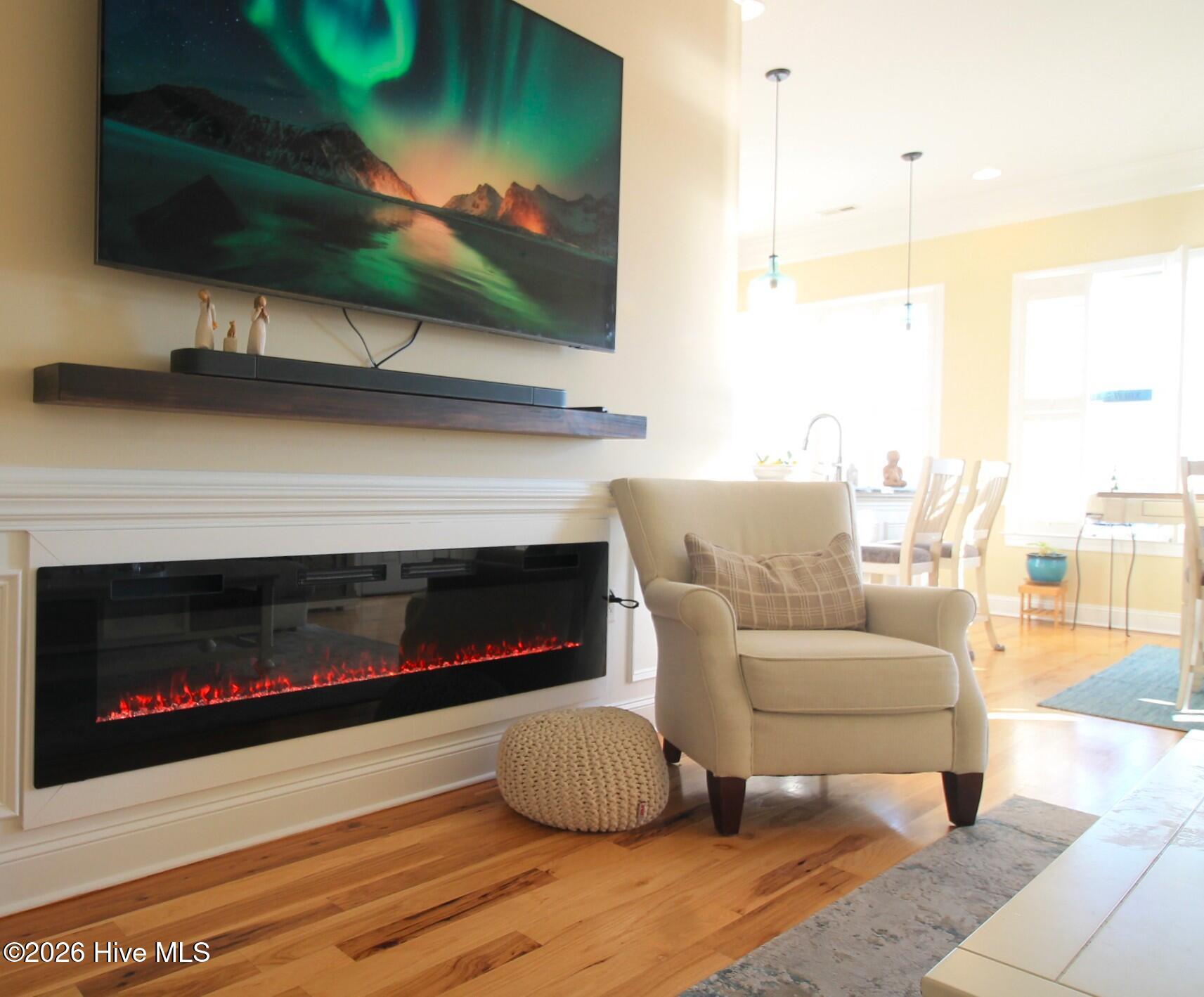 423 West Main Street, Unit 301 Washington, NC 27889 - Photo 7 of 40 fireplace in LR