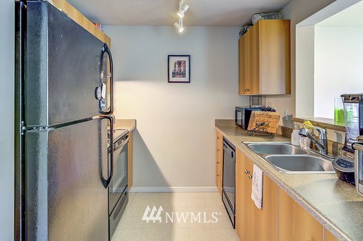 12404 East Gibson Road, Unit P205 Everett, WA 98204 - Photo 5 of 15 Gallery Image 5