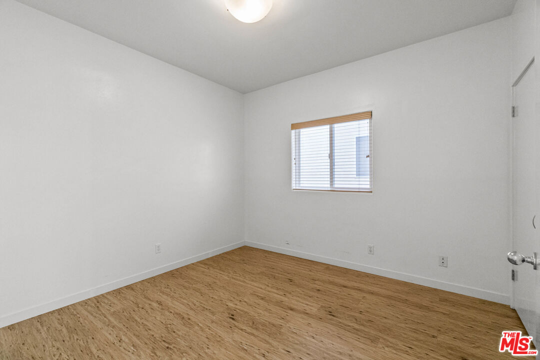 123 Galleon Street, Unit B Marina del Rey, CA 90292 - Photo 20 of 43 wooden floor in an empty room