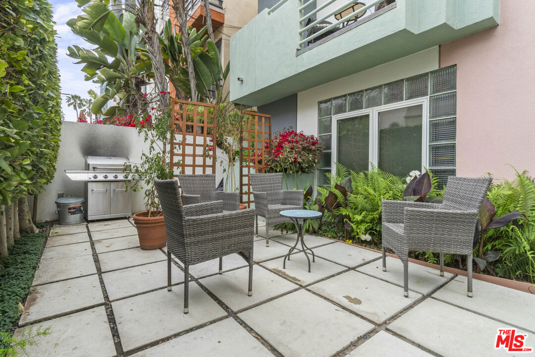 123 Galleon Street, Unit B Marina del Rey, CA 90292 - Photo 33 of 43 a view of a chairs and tables in a patio