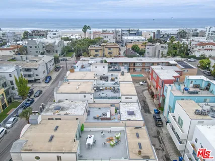 a picture of city view