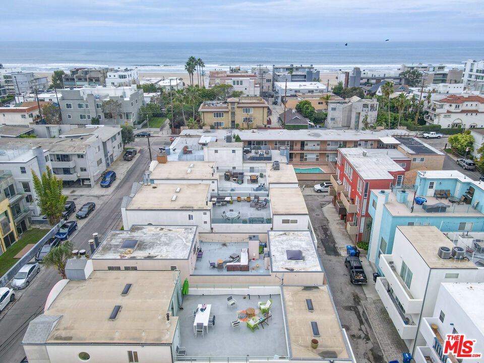 123 Galleon Street, Unit B Marina del Rey, CA 90292 - Photo 38 of 43 an aerial view of a city