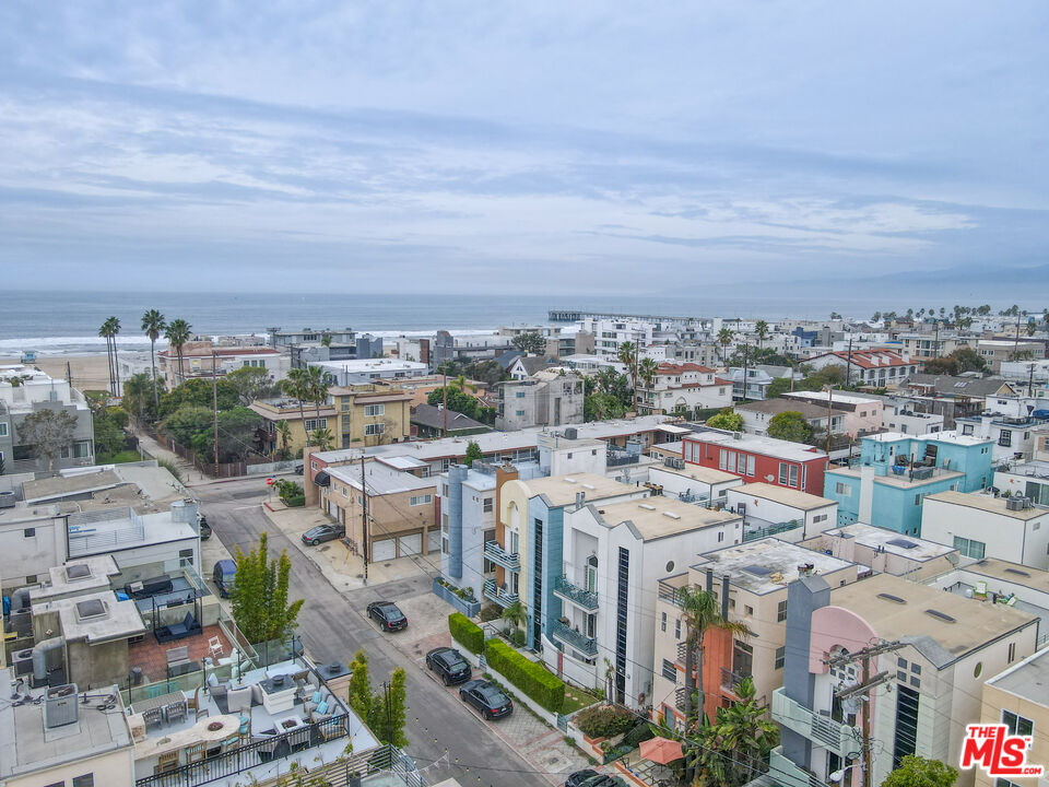 123 Galleon Street, Unit B Marina del Rey, CA 90292 - Photo 40 of 43 a view of city