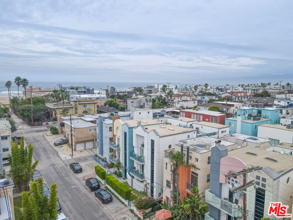 123 Galleon Street, Unit B Marina del Rey, CA 90292 - Photo 41 of 43 a view of a city
