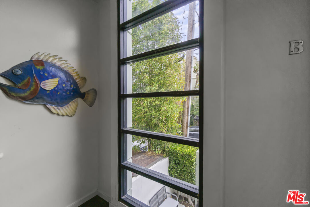 123 Galleon Street, Unit B Marina del Rey, CA 90292 - Photo 7 of 43 a view of a interior of the house