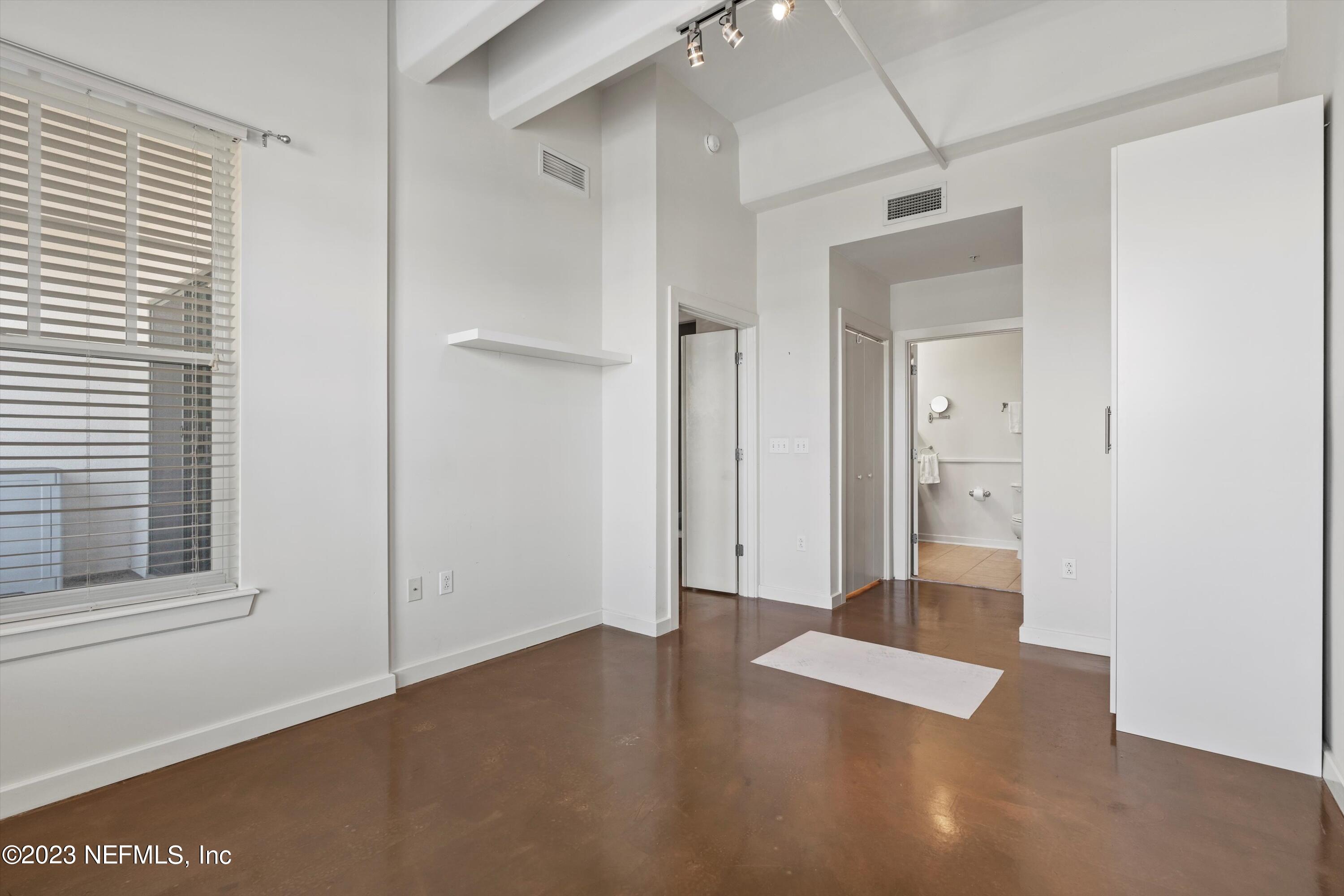 1661 Riverside Avenue, Unit 211 Jacksonville, FL 32204 - Photo 24 of 32 a view of a room with an empty room