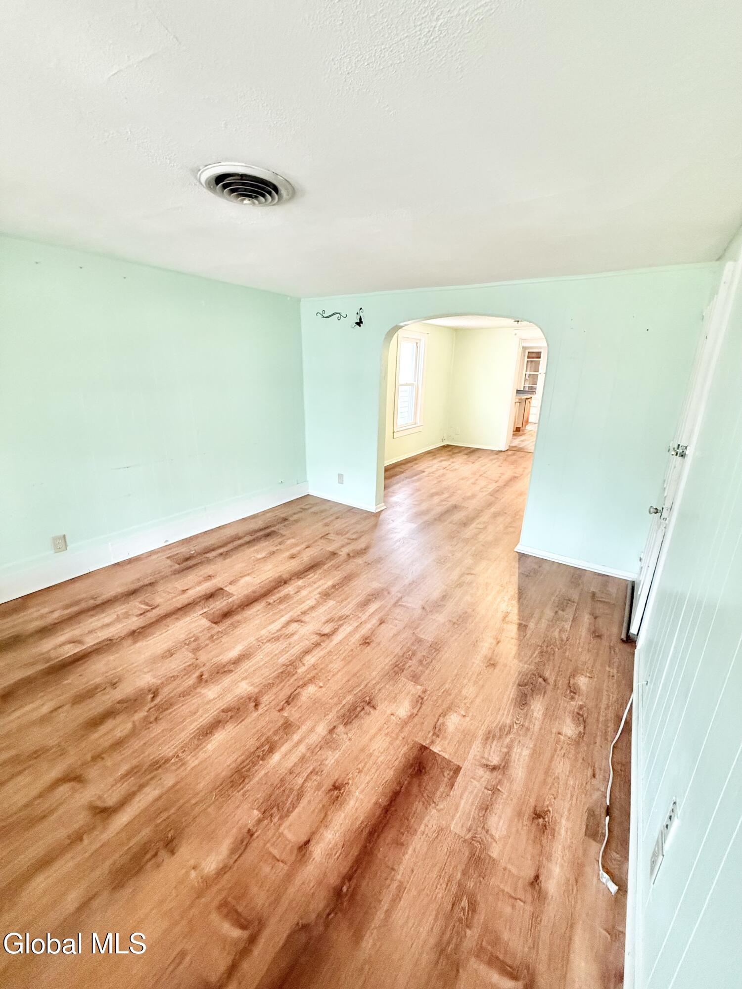 1575 Carrie Street, Unit 2 Schenectady, NY 12308 - Photo 2 of 10 IMG_5176