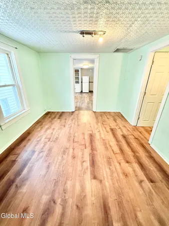 $1,250 | 1575 Carrie Street, Unit 2, Schenectady, NY 12308