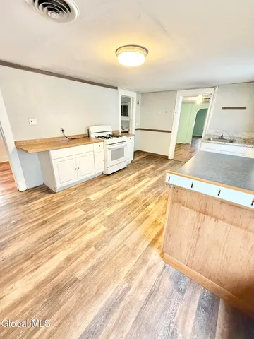 $1,250 | 1575 Carrie Street, Unit 2, Schenectady, NY 12308