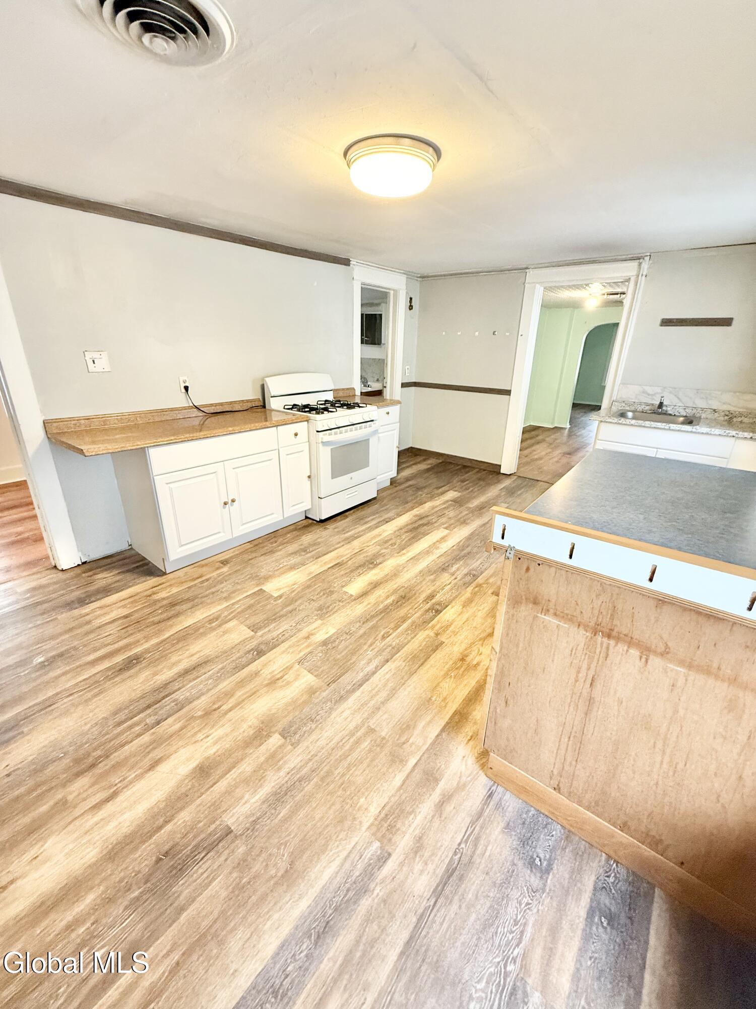 1575 Carrie Street, Unit 2 Schenectady, NY 12308 - Photo 7 of 10 IMG_5181