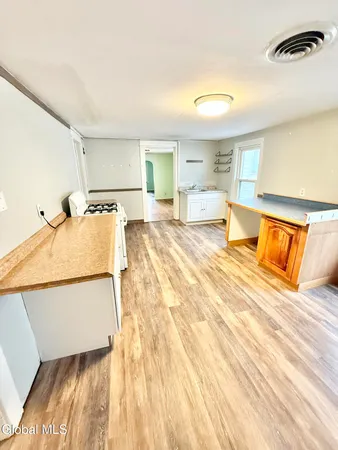 $1,250 | 1575 Carrie Street, Unit 2, Schenectady, NY 12308