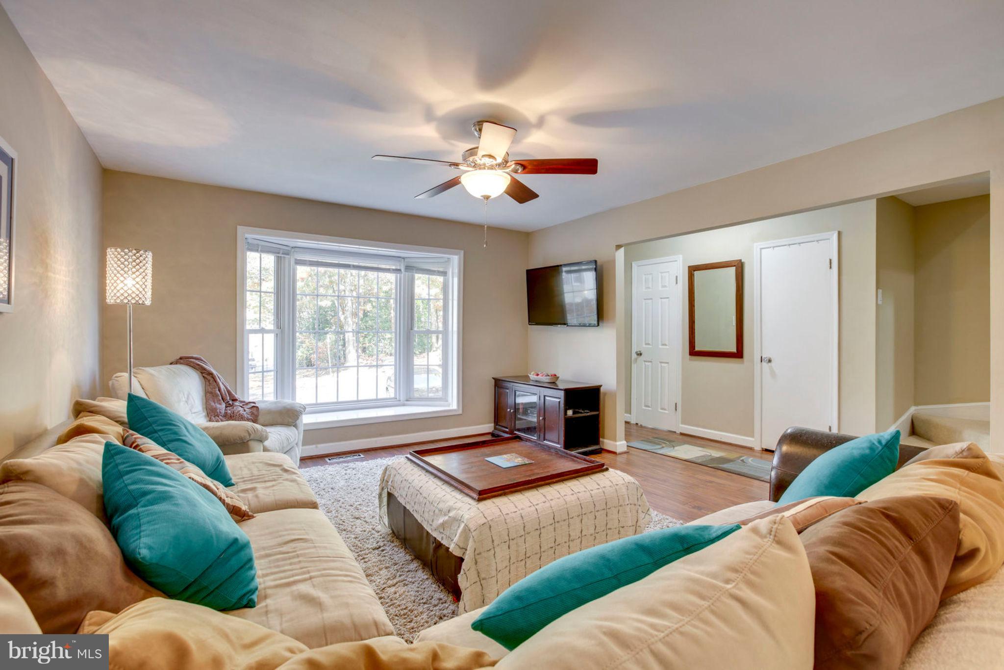 8094 Sleepy View Lane Springfield, VA 22153 - Photo 21 of 76 Main floor Living Room, Bay Window w window seat.