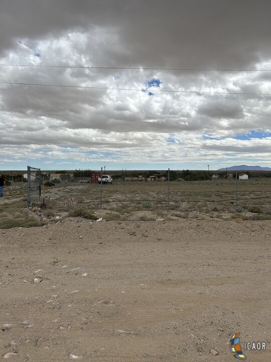 920 Joshua Road El Centro, CA 92243 - Photo 2 of 9 Gallery Image 2