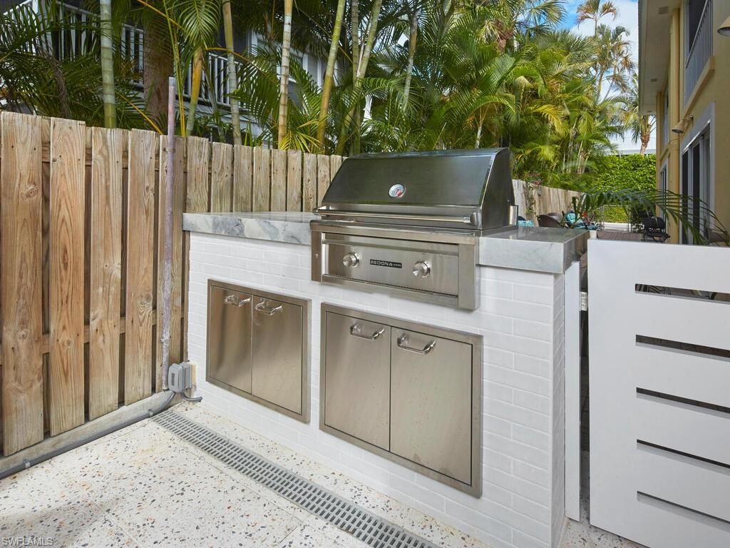 255 2nd Avenue South, Unit 6 Naples, FL 34102 - Photo 20 of 27