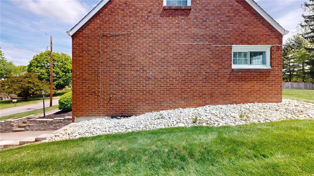 121 Rosemont Drive Coraopolis, PA 15108 - Photo 23 of 29 a view of a backyard with plants