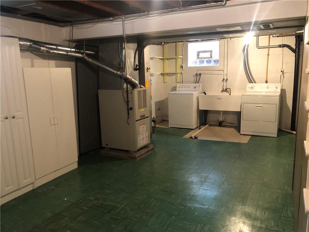 121 Rosemont Drive Coraopolis, PA 15108 - Photo 27 of 29 a utility room with dryer and washer