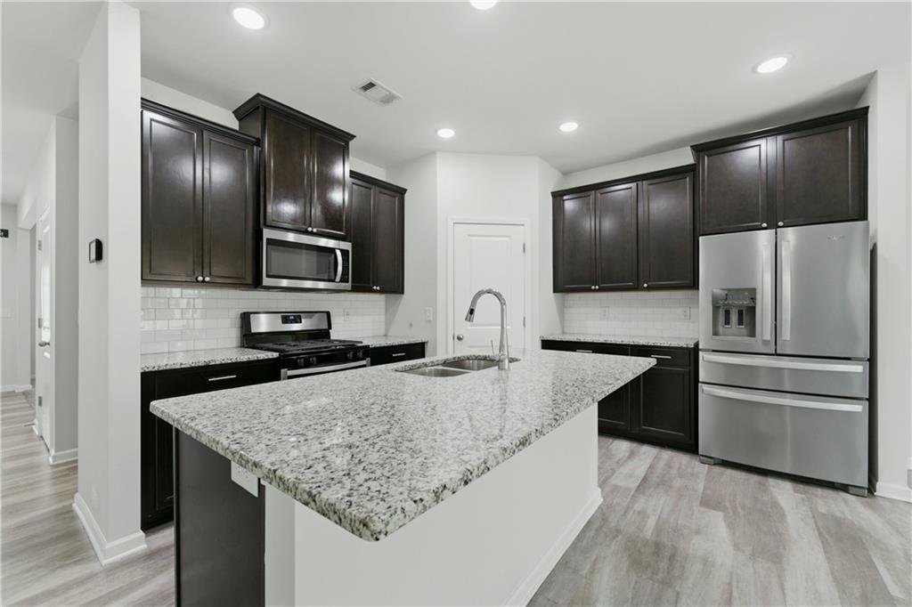 1900 Azure Grove Court Marietta, GA 30008 - Photo 10 of 32