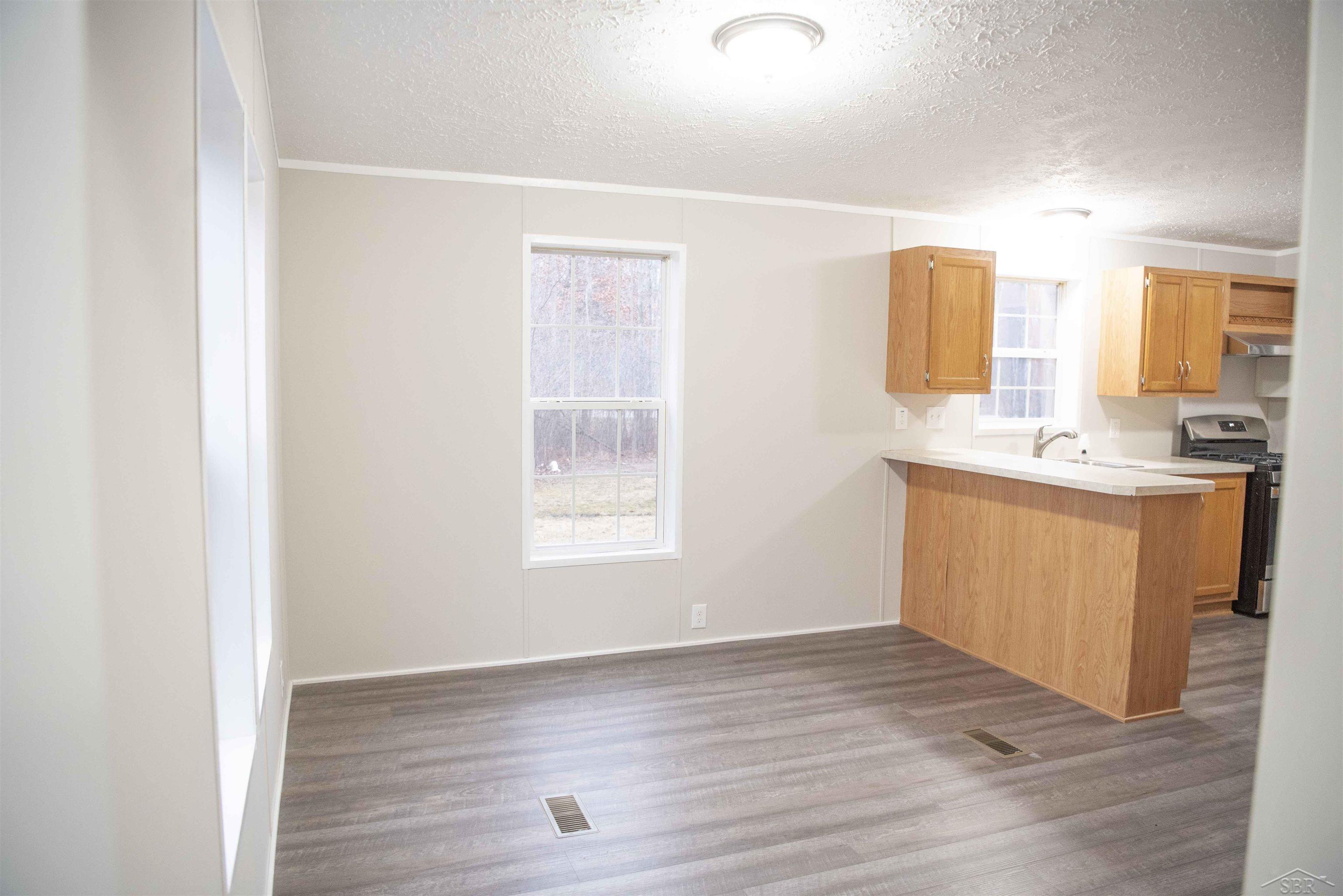 1041 West Gordonville Road Midland, MI 48640 - Photo 8 of 25 50099074-7.JPG
