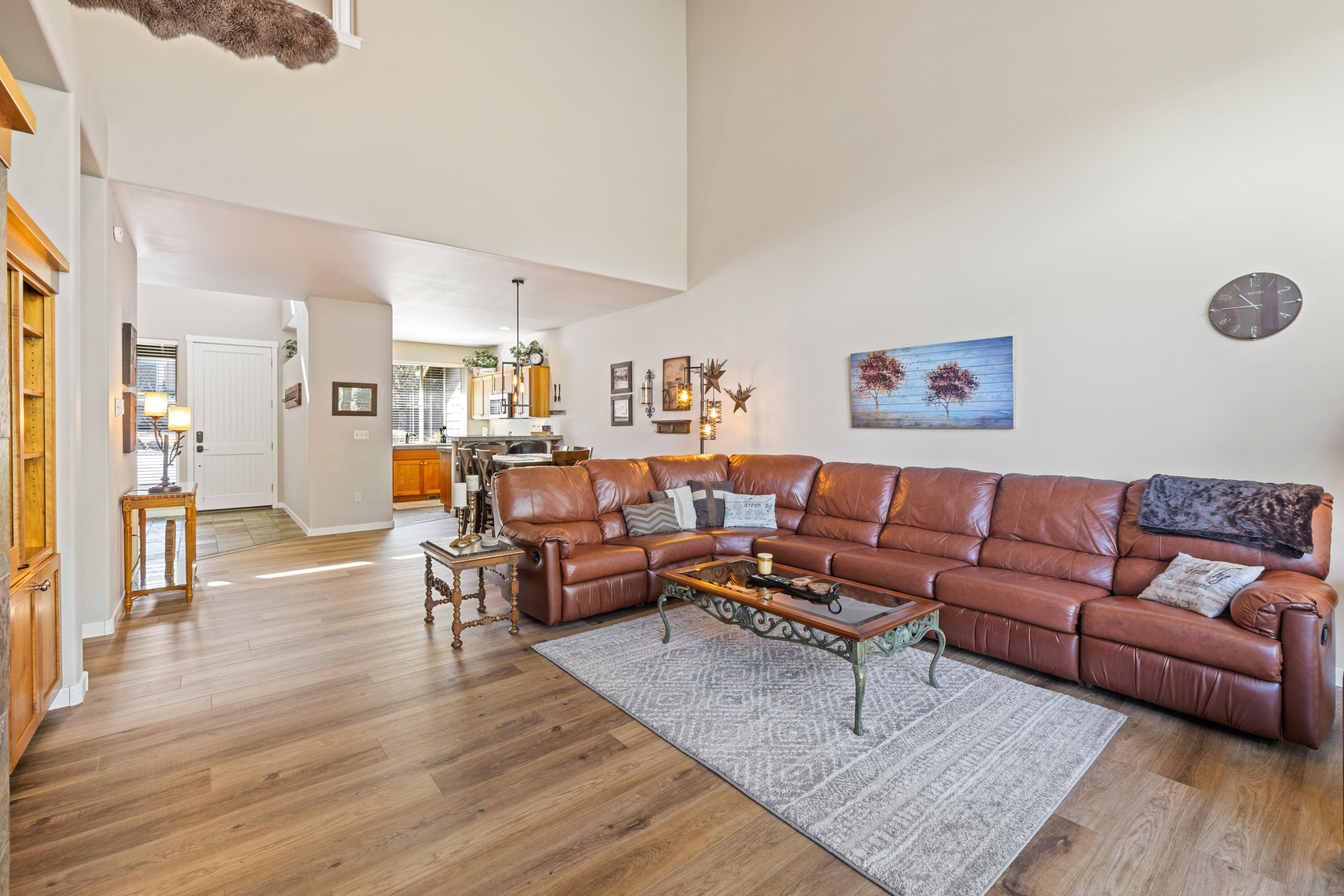10674 Village Loop Redmond, OR 97756 - Photo 5 of 28 Main Living Area/Kitchen