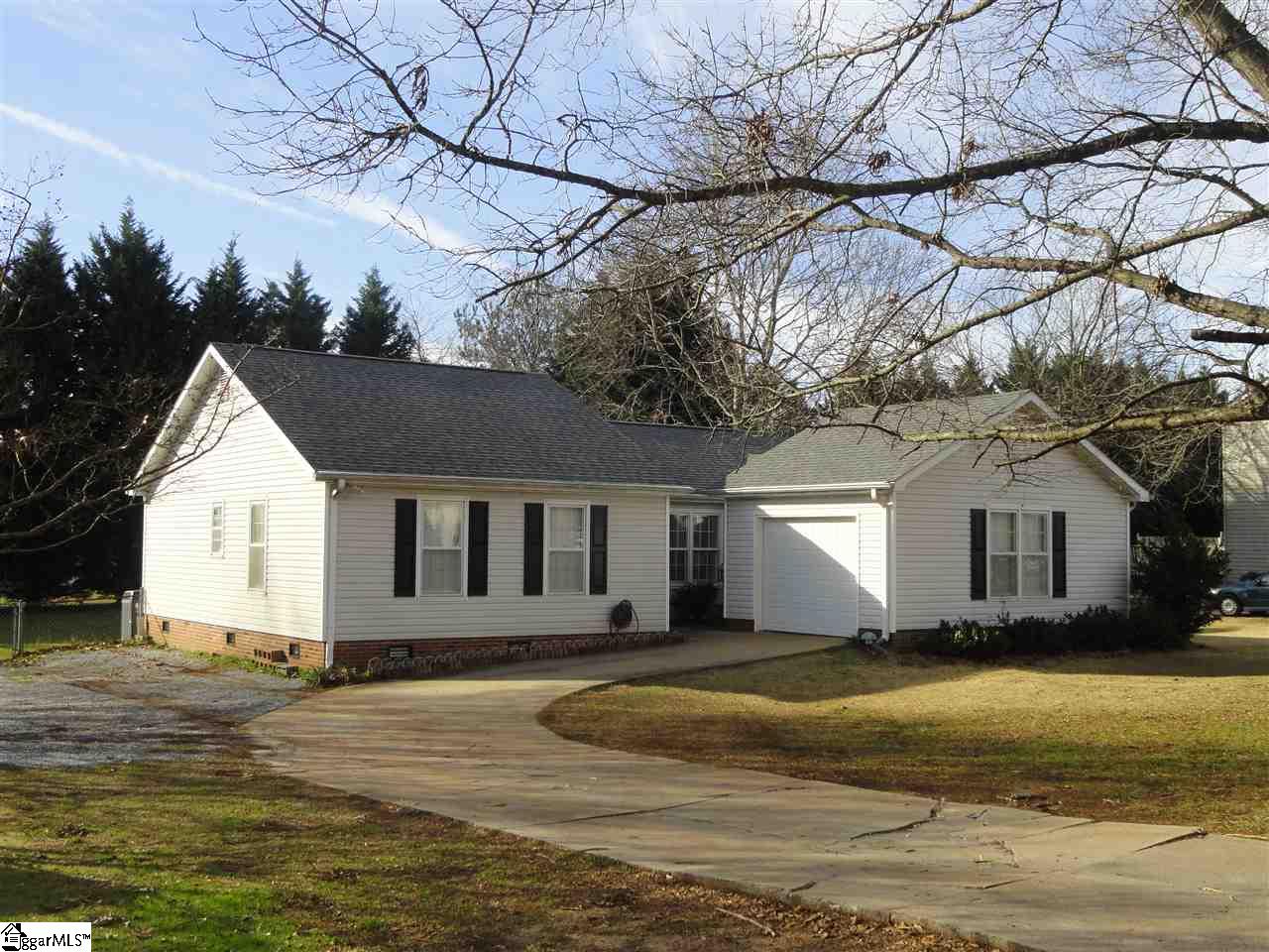 106 Brown Road Simpsonville, SC 29681 - Photo 1 of 18 Gallery Image 1