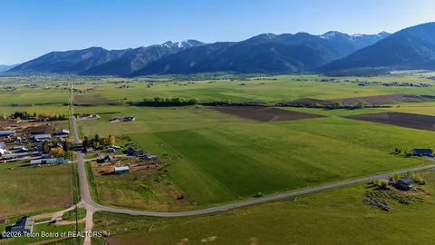 $785,000 | 122 County Road 122, Thayne, WY 83127