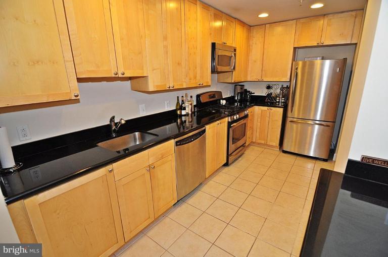 3600 South Glebe Road, Unit 421W Arlington, VA 22202 - Photo 2 of 29 Kitchen