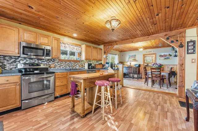 $274,900 | 266 Dudley Corner Road, Skowhegan, ME 04976