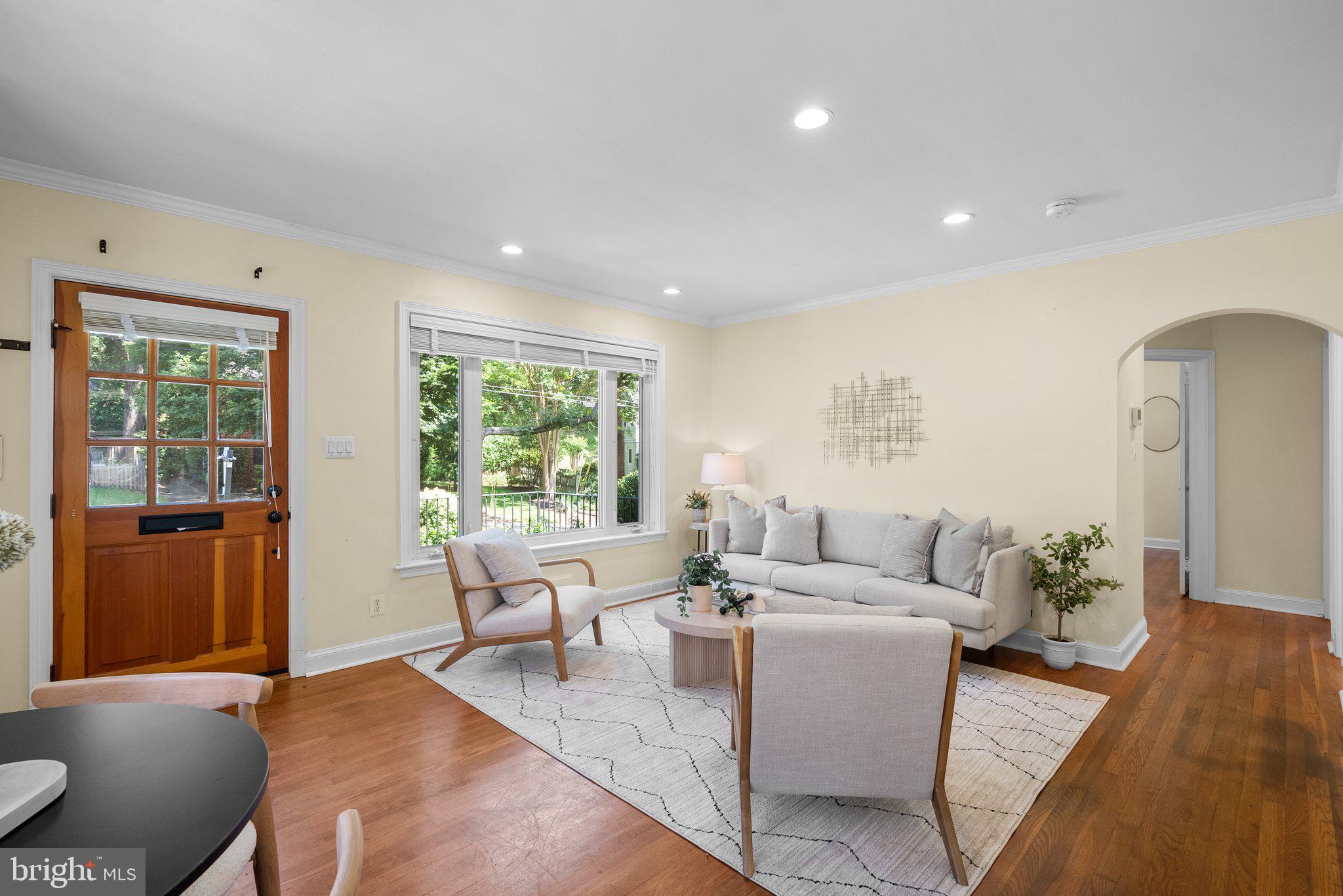416 Penwood Road Silver Spring, MD 20901 - Photo 4 of 45