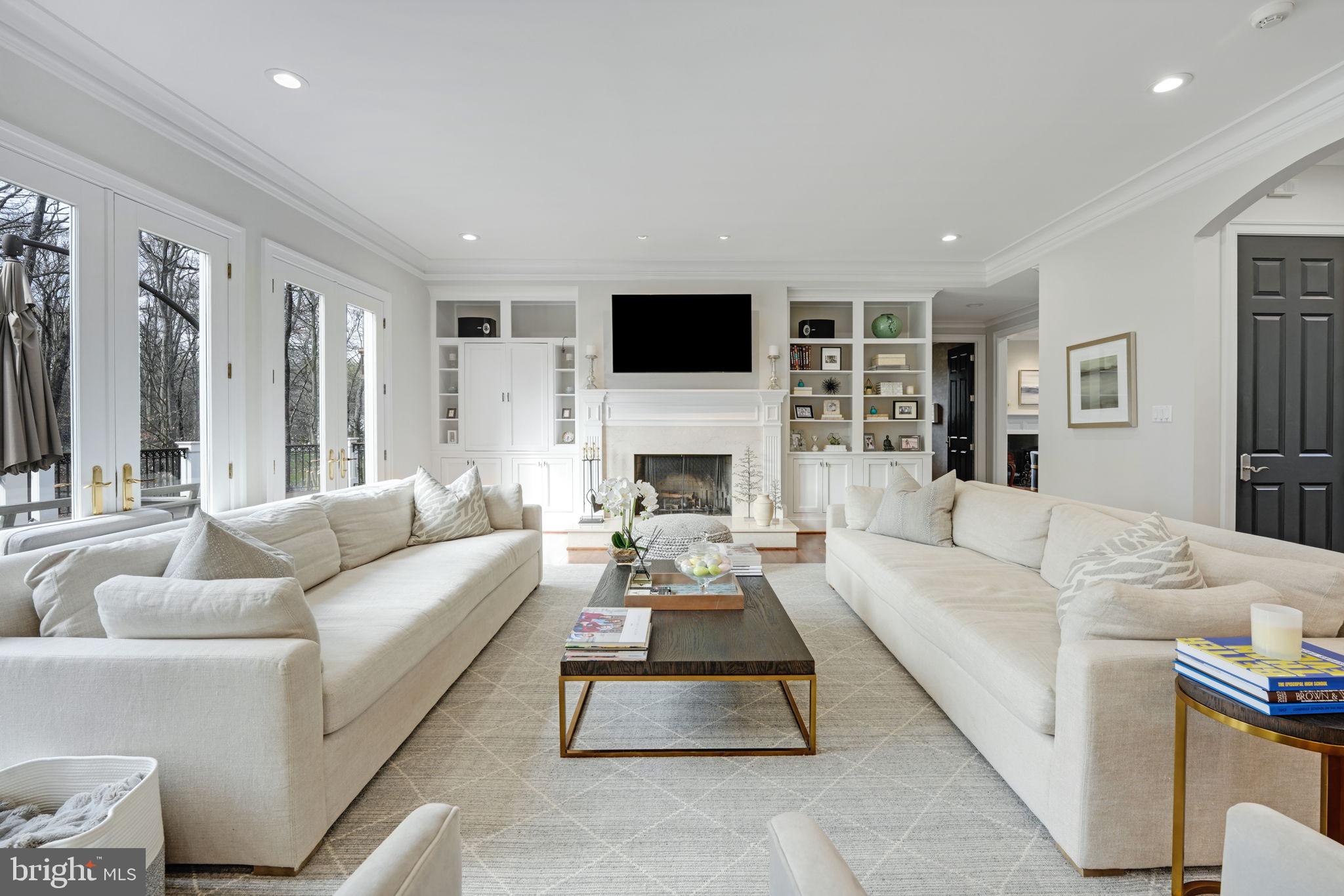 492 River Bend Road Great Falls, VA 22066 - Photo 13 of 68 Family Room