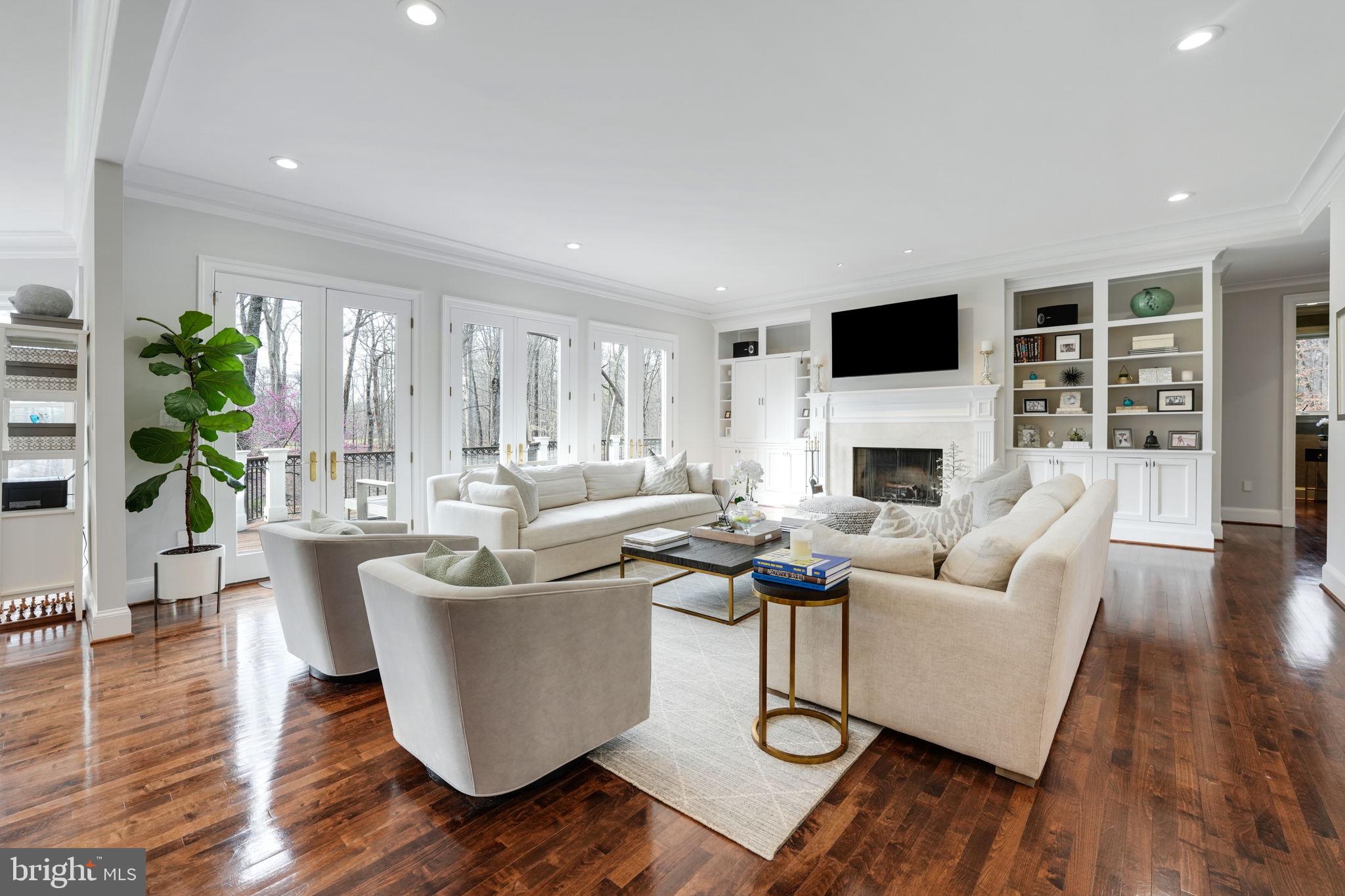 492 River Bend Road Great Falls, VA 22066 - Photo 14 of 68 Family Room