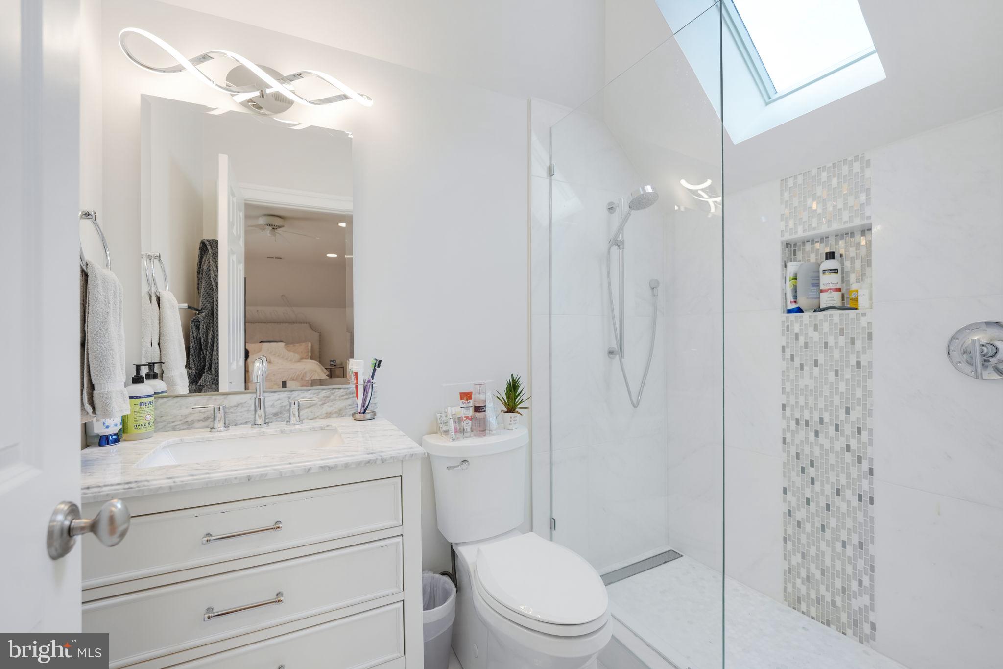 492 River Bend Road Great Falls, VA 22066 - Photo 40 of 68 Bathroom